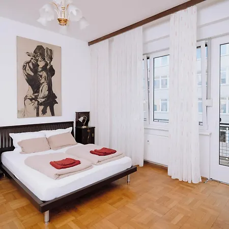 Apartment Barons Heritage In Center *