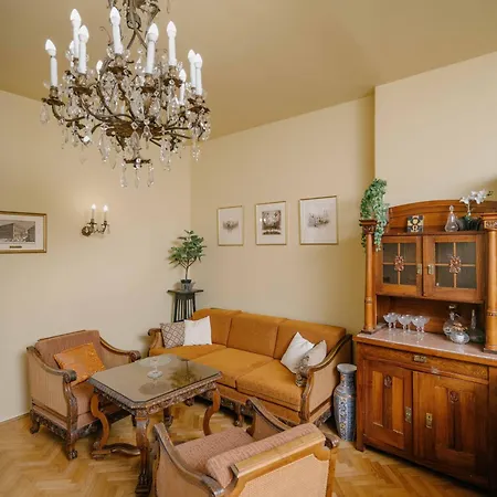 Apartment Barons Heritage In Center Ljubljana